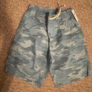 Boys blue camouflage shorts size L NWT